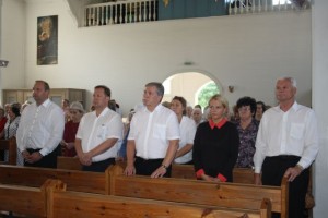 Šv. Mišiose dalyvavo rajono savivaldybės atstovai. 