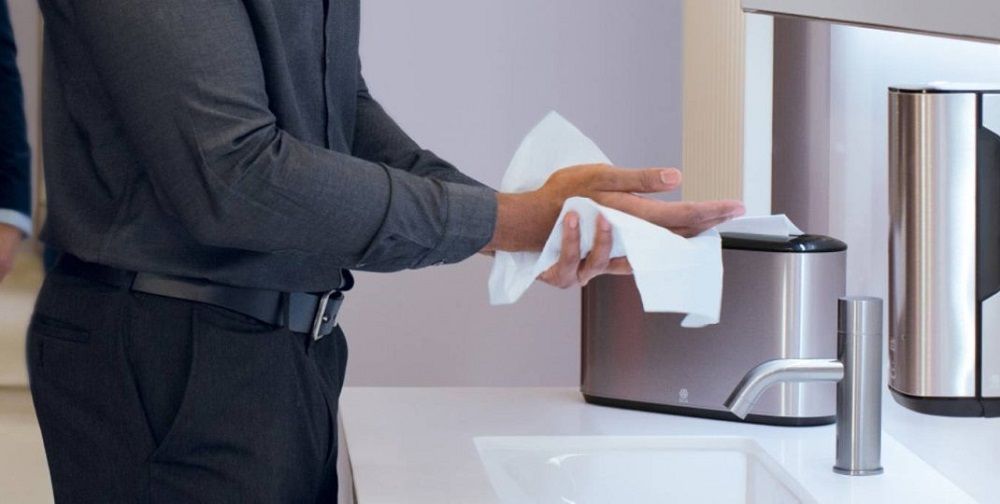 11. Nuo ko priklauso popierinių rankšluosčių kainos.