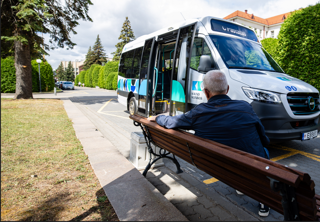 Screenshot 2024-07-03 at 14-57-59 Kauno klinikose – nemokamas elektrinis autobusiukas pacientams ir lankytojams(1)