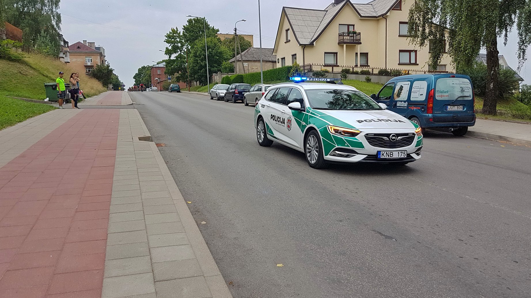 37920710_2008835852483627_103678259962576896_n