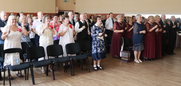 Senjorai aktyviai dalyvauja pirmoje pamokoje