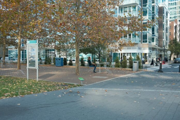 Ruduo_asociatyvi Pexels.com nuotr.