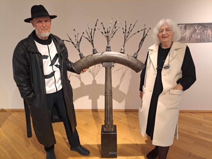 482894565_690726373298934_8726997895598219904_n Skulptorius Algirda sBosas su =mona Ramune.