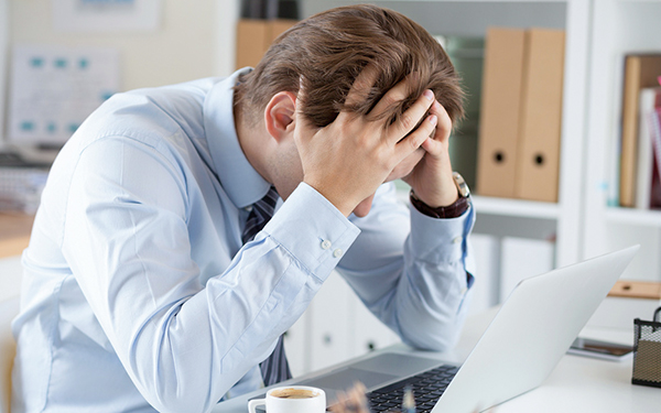 ”ставший бизнесмен в офисе