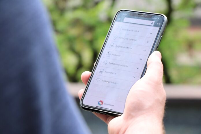 2ee5ADMTX48.jpg__2280x1520_q85_ALIAS-newshudge_crop-smart_subsampling-2_upscale