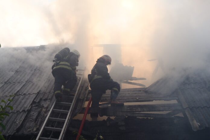 h2O-0FEyTrc.JPG__2280x1520_q85_ALIAS-newshudge_crop-smart_subsampling-2_upscale