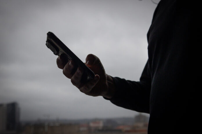 ELTA5446484 Vilnius, 2025 m. Balandžio 16 d. (ELTA). Susirašinėjimas. 2025.04.16 17:17:07. Andrius Ufartas (ELTA)