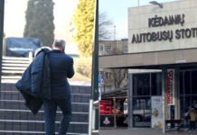 Nepritarta siūlymui taikyti 50 proc. nuolaidą autobusų bilietams: V. Fiodorovas vėl nebalsavo