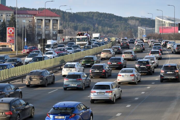 Vilnius,,Lithuania,-,March,18,,2026:,Traffic,,Cars,On,Road