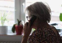 Telefoniniai sukčiai iš moters išviliojo 10 tūkst. eurų