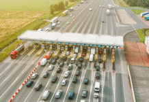Ruošiatės į kelionę automobiliu Europoje: ką verta žinoti apie kelių mokesčius