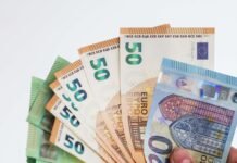 Į telefoninių sukčių pinkles įkliuvę gyventojai prarado 74,3 tūkst. eurų