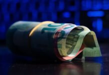 Sukčiai iš senjorės išviliojo 114 tūkst. eurų