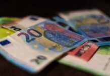 Sukčiai apgavo tris senjores ir iš jų pasisavino 25,4 tūkst. eurų