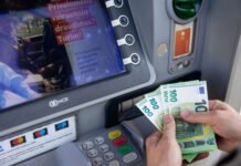Pinigus sukčiai išvilioja įvairiausiais būdais