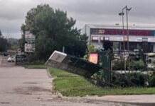 Rytas po audros Kėdainiuose: vaizdai šiurpina, žala skaičiuojama