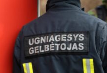 Gyventojus suneramino byrantis šiferis ir pastebėti dūmai