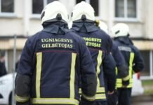 Ligonei išnešti prireikė dviejų ugniagesių ekipažų