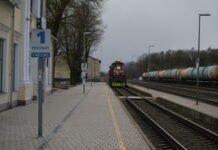 Dėl audros padarinių gali vėluoti traukiniai