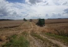 Aristavoje užsidegė šiaudų presas