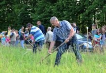 Akademijos gimnazijos direktorius Liudas Tauginas – Nacionalinio šienpjovių čempionato nugalėtojas