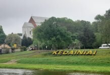 Kėdainiuose nepilnametis spruko nuo policijos mopedu