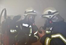 Šėtoje iš degančio garažo ugniagesiai spėjo išnešti dujų balionus