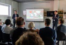 Lietuviško kapitalo įmonėje Kėdainiuose ambasadoriai domėjosi produkcijos eksporto mastais