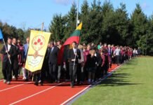 Atnaujinamos rajono mokyklų sporto bazės: Šėtoje – naujas stadionas, planuose – „Aušros” progimnazijos