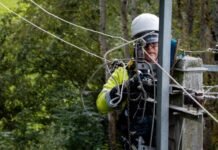 Dar beveik šimtas kraštiečių – be elektros