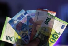 Norintiems spalį atgauti pensijų fonduose sukauptas lėšas – paskutinė diena pateikti prašymą