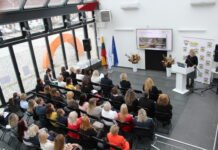 15 metų pasauliui atviros „Pasakos“: sukaktį pažymėjo pedagogus subūrusi konferencija