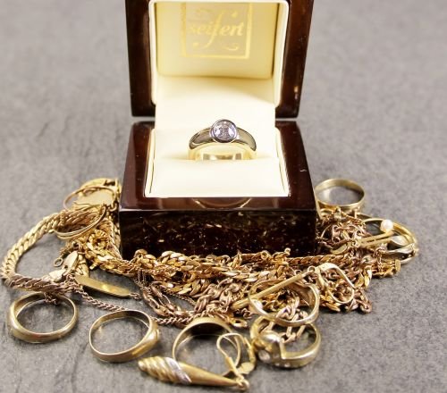 jewellery-2239003_1280